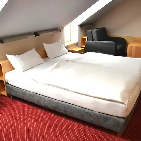 Hotel Kolna - Darmowy Parking, Basen W Cenie 3*