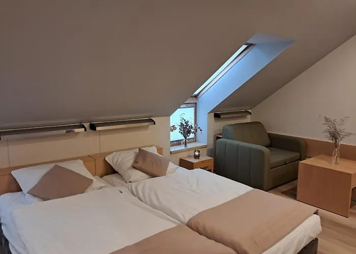 Kolna - Darmowy Parking, Basen W Cenie Hotel