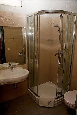 Hotel Kolna - Darmowy Parking, Basen W Cenie