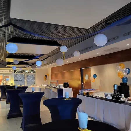 Kolna - Darmowy Parking, Basen W Cenie