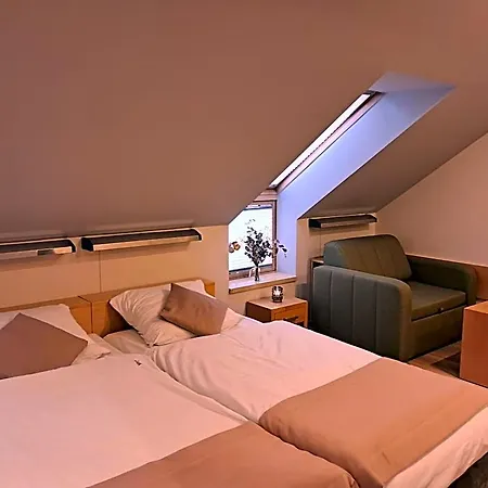 Kolna - Darmowy Parking, Basen W Cenie Hotell Kraków