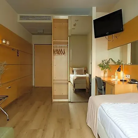 Kolna - Darmowy Parking, Basen W Cenie 3*