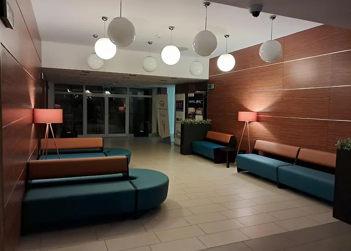 酒店 Kolna - Darmowy Parking, Basen W Cenie 3*