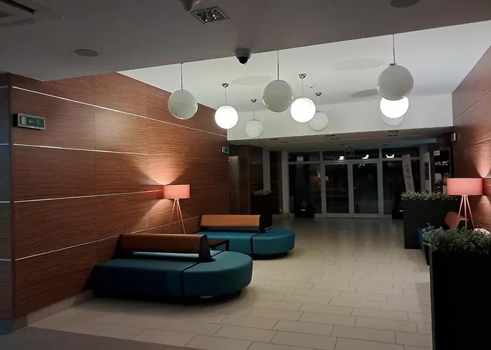 Kolna - Darmowy Parking, Basen W Cenie Hotel 3*