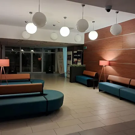 מלון Kolna - Darmowy Parking, Basen W Cenie 3*