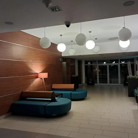 Kolna - Darmowy Parking, Basen W Cenie ホテル 3*